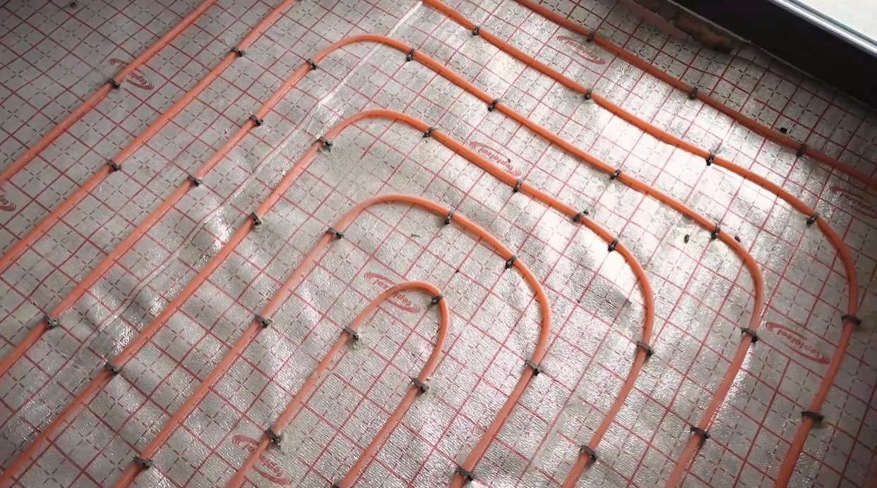 Стяжка ІФ розкриває секрети укладання напівсухої стяжки по теплій підлозі